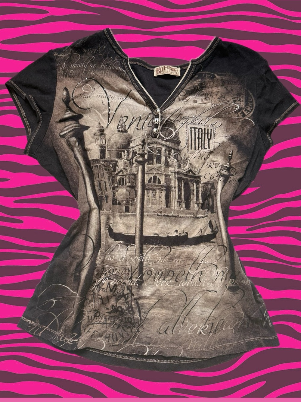 Venice Graphic Y2k V-Neck Tee - Black/Grey